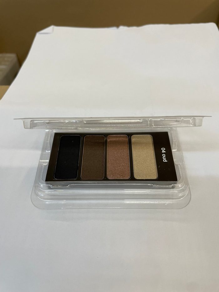 Clarins 4 colour 04 Oud Eyecolour Pallete - Tester - Image 2